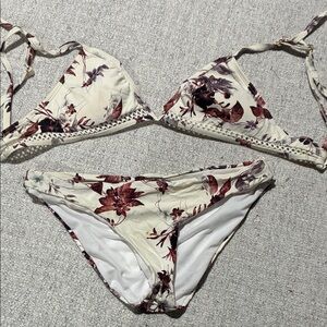 Elegant Gianni Bini Floral Bikini Set